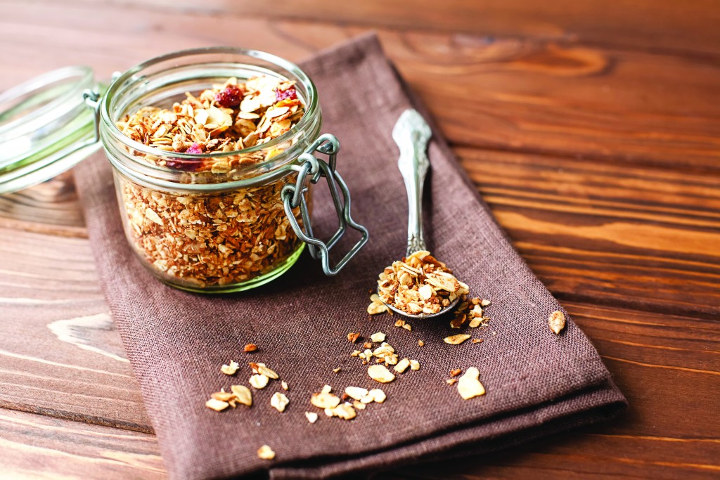 granola with oat flakes and fruits