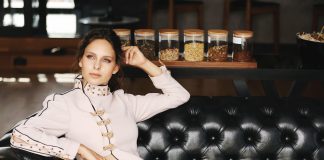 Jessica May ile Çok Özel