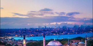 A Young Man Who Loves Adventure; Adam Axoı