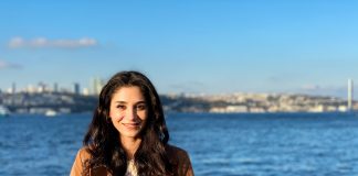 Sitare Akbaş “Aşk Sarsın Her Yanımızı”